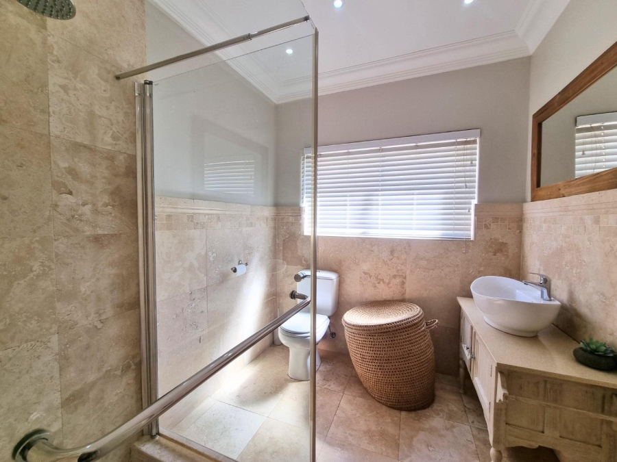 5 Bedroom Property for Sale in Sandbaai Western Cape